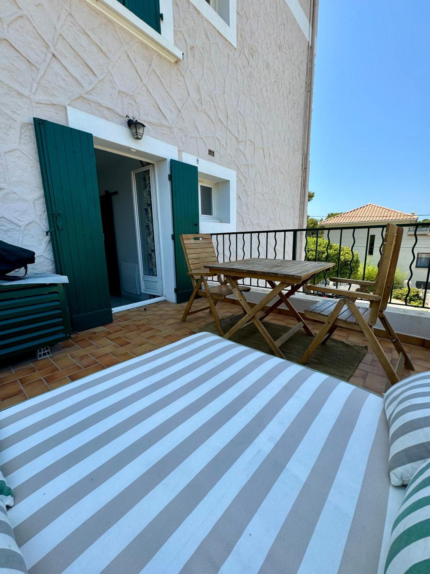 Cocon Comfortable Vue Mer, Clim Et Parking Sanary-sur-Mer Exterior foto